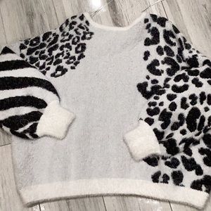 Black and White Sweatshirt